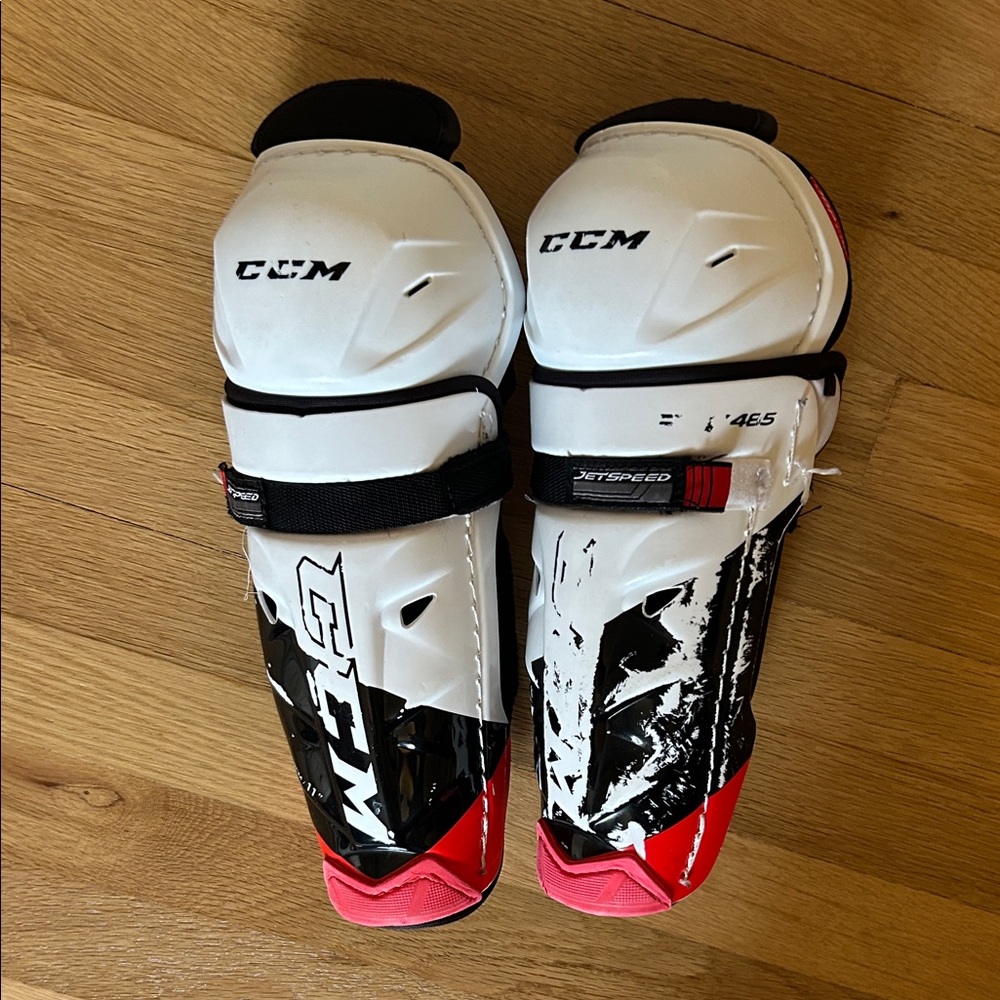 CCM JetSpeed FT485 Hockey Shin Guards - Junior Size:11.0"